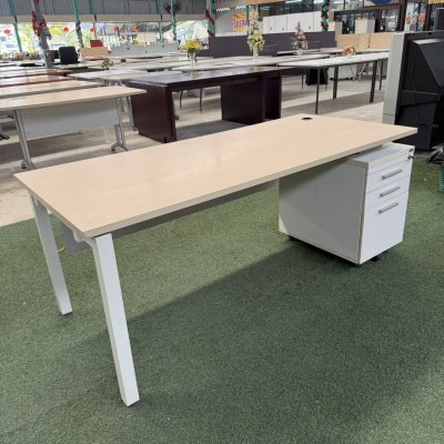 โต๊ะทำงานผู้บริหาร