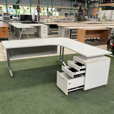 โต๊ะทำงานผู้บริหารทรง L