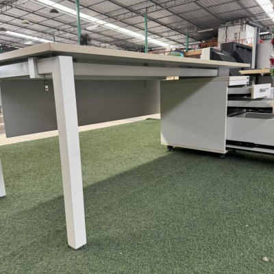 โต๊ะทำงานผู้บริหาร