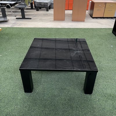 โต๊ะกลาง