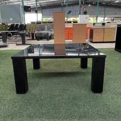 โต๊ะกลาง