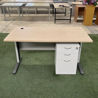 โต๊ะทำงาน