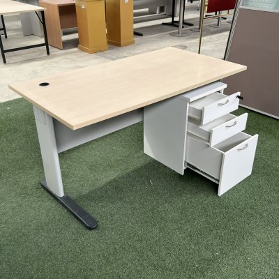 โต๊ะทำงาน