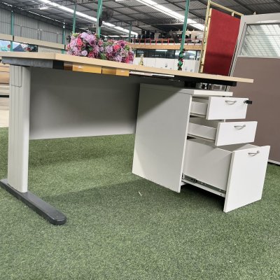 โต๊ะทำงาน