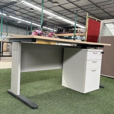 โต๊ะทำงาน