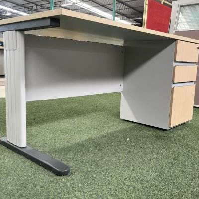 โต๊ะทำงาน