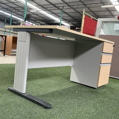 โต๊ะทำงาน