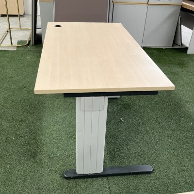 โต๊ะทำงาน