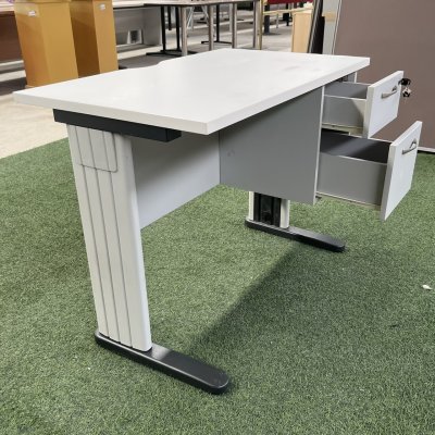 โต๊ะทำงาน