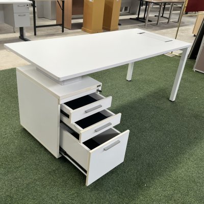 โต๊ะทำงานผู้บริหาร