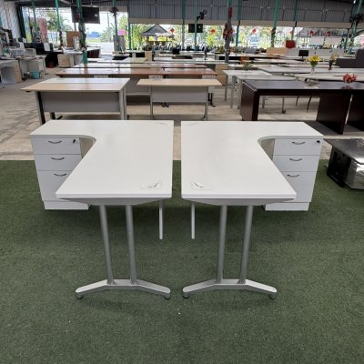 โต๊ะทำงานทรง L