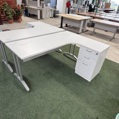 โต๊ะทำงานทรง L