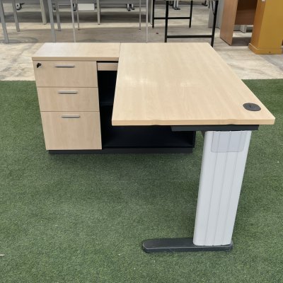 โต๊ะทำงานทรง L