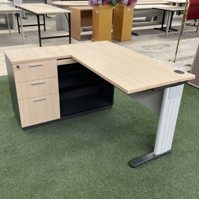 โต๊ะทำงานทรง L