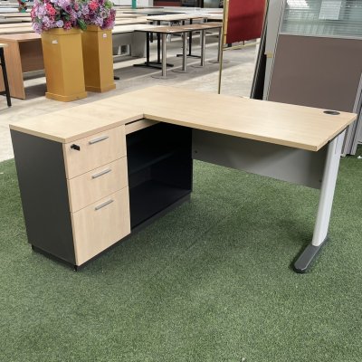 โต๊ะทำงานทรง L