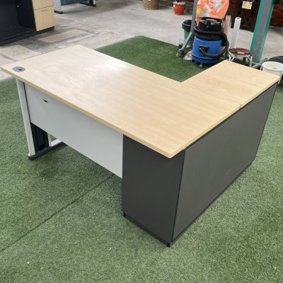 โต๊ะทำงานทรง L