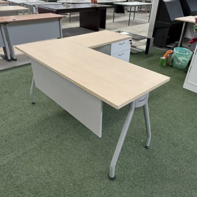 โต๊ะทำงานทรง L