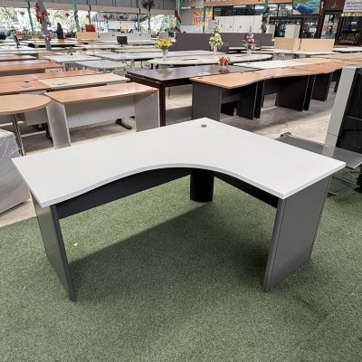 โต๊ะทำงานทรง L