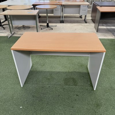 โต๊ะทำงาน