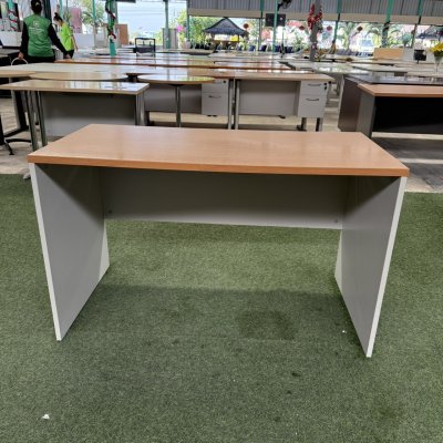 โต๊ะทำงาน