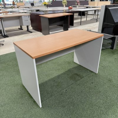 โต๊ะทำงาน