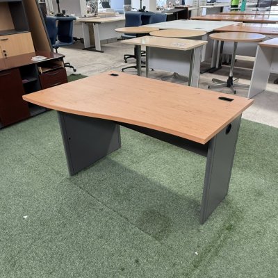 โต๊ะทำงาน