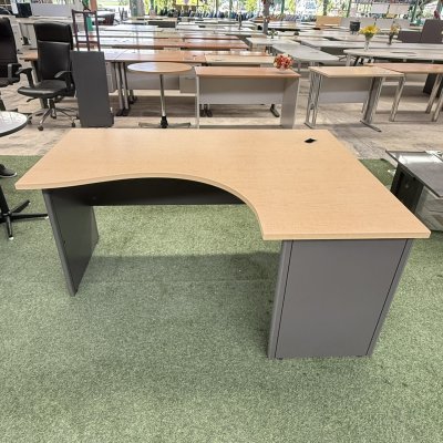 โต๊ะทำงานทรง L