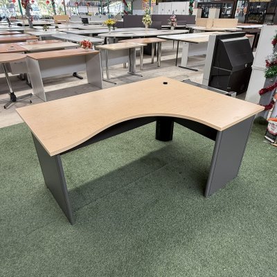 โต๊ะทำงานทรง L