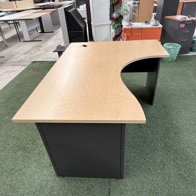 โต๊ะทำงานทรง L