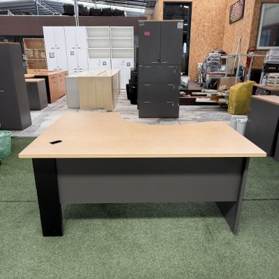 โต๊ะทำงานทรง L