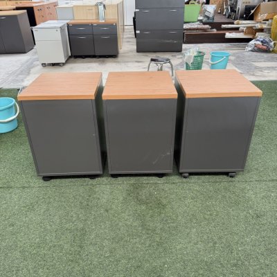 ตู้ลิ้นชักใต้โต๊ะ