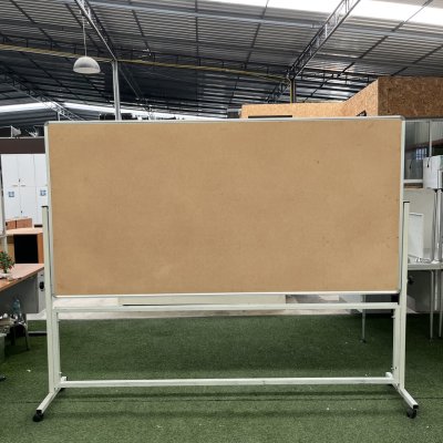 กระดานกำมะหยี่ติดป้ายประกาศ