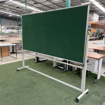 กระดานกำมะหยี่ติดป้ายประกาศ