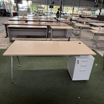 โต๊ะทำงานผู้บริหาร