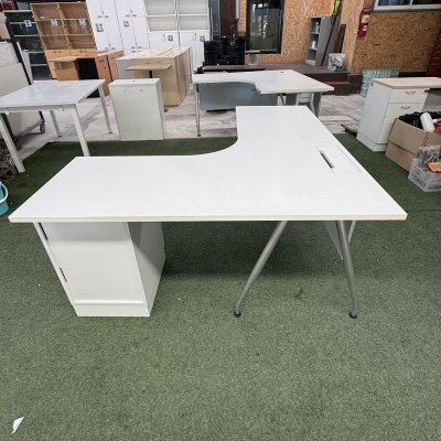 โต๊ะทำงานทรง L