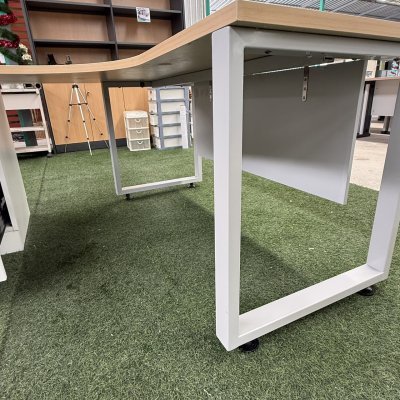 โต๊ะทำงานทรง L