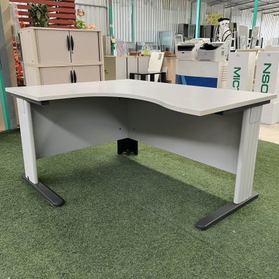 โต๊ะทำงานทรง L (สีเทาอ่อน)