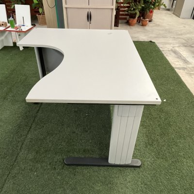 โต๊ะทำงานทรง L (สีเทาอ่อน)