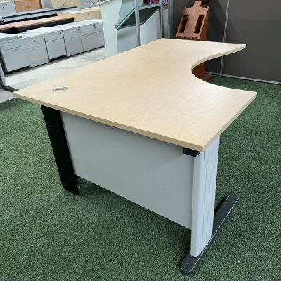 โต๊ะทำงานทรง L