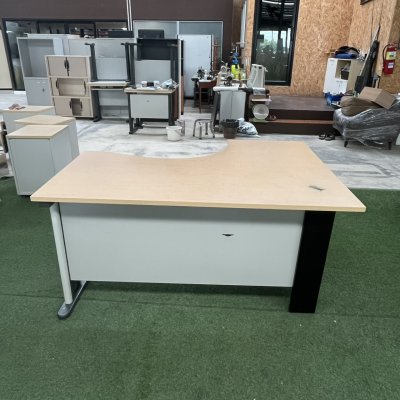 โต๊ะทำงานทรง L