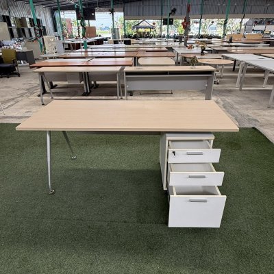 โต๊ะทำงานผู้บริหาร