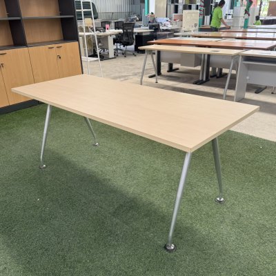 โต๊ะประชุม 4-6 ที่นั่ง