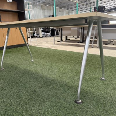 โต๊ะประชุม 4-6 ที่นั่ง