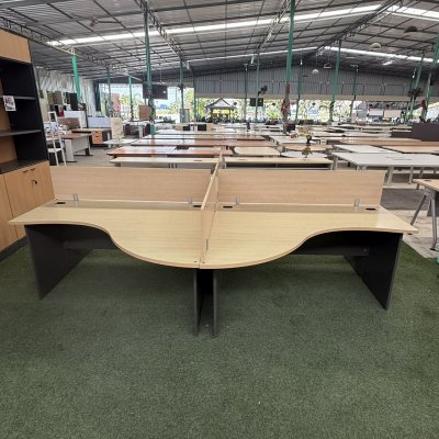 โต๊ะทำงานกลุ่ม 4 ที่นั่งทรง L