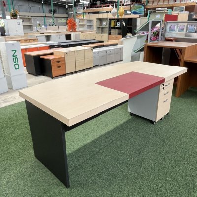 โต๊ะทำงานผู้บริหารพร้อมตู้ลิ้นชักใต้โต๊ะ