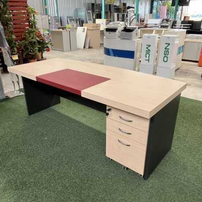 โต๊ะทำงานผู้บริหารพร้อมตู้ลิ้นชักใต้โต๊ะ