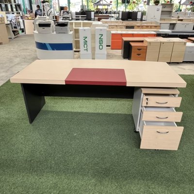 โต๊ะทำงานผู้บริหารพร้อมตู้ลิ้นชักใต้โต๊ะ