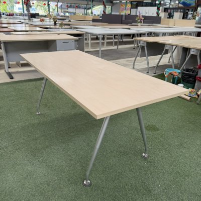 โต๊ะประชุม 6 ที่นั่ง