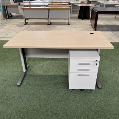 โต๊ะทำงาน