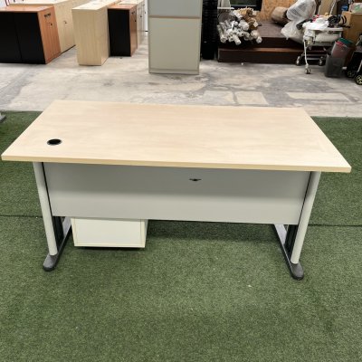 โต๊ะทำงาน